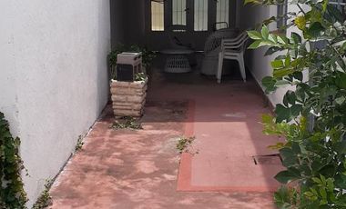 Casa en venta - 2 Dormitorios 1 Baño - Cocheras - 294Mts2 - Beccar, San Isidro