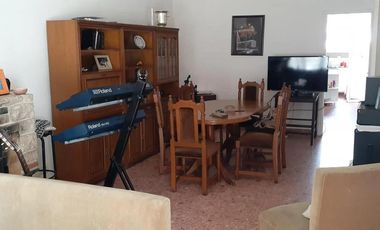 Casa en venta - 2 Dormitorios 1 Baño - Cocheras - 294Mts2 - Beccar, San Isidro