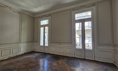 Edificio Comercial en Monserrat