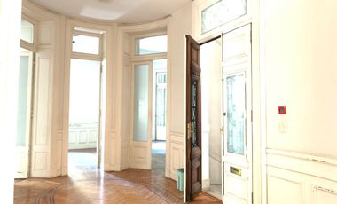 Edificio Comercial en Monserrat