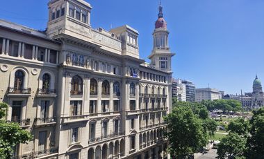 Edificio Comercial en Monserrat