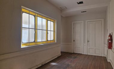 Edificio Comercial en Monserrat