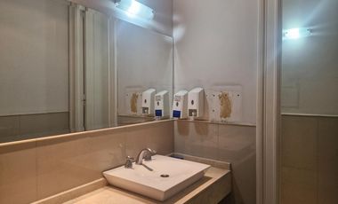 Edificio Comercial en Monserrat