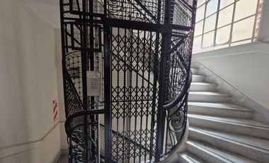 Edificio Comercial en Monserrat