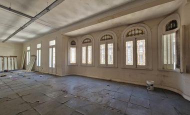 Edificio Comercial en Monserrat