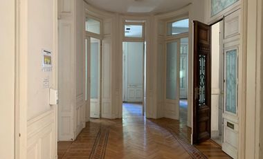 Edificio Comercial en Monserrat