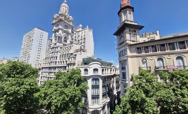 Edificio Comercial en Monserrat
