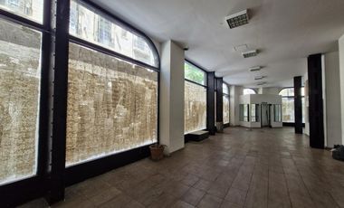 Edificio Comercial en Monserrat