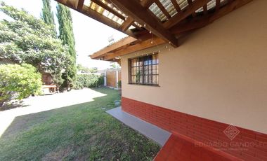 IMPECABLE PH con jardín a NUEVO a mts de Escalada Ctro y del FCGR - APTO CRÉDITO!!!