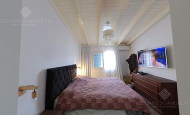 IMPECABLE PH con jardín a NUEVO a mts de Escalada Ctro y del FCGR - APTO CRÉDITO!!!