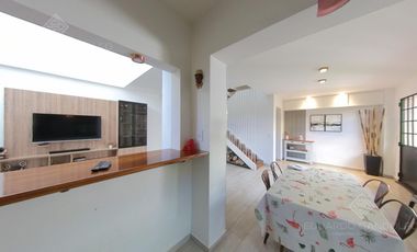 IMPECABLE PH con jardín a NUEVO a mts de Escalada Ctro y del FCGR - APTO CRÉDITO!!!