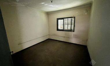 Casa con 5 unidades independientes - Muy buena Zona - Vta Dta - Apto Crédito!!!