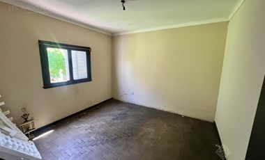 Casa con 5 unidades independientes - Muy buena Zona - Vta Dta - Apto Crédito!!!