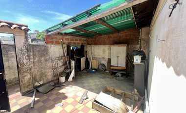 Casa con 5 unidades independientes - Muy buena Zona - Vta Dta - Apto Crédito!!!