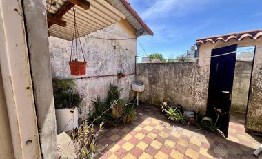 Casa con 5 unidades independientes - Muy buena Zona - Vta Dta - Apto Crédito!!!