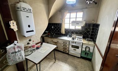 Casa con 5 unidades independientes - Muy buena Zona - Vta Dta - Apto Crédito!!!