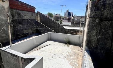 Casa con 5 unidades independientes - Muy buena Zona - Vta Dta - Apto Crédito!!!