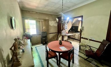 Casa con 5 unidades independientes - Muy buena Zona - Vta Dta - Apto Crédito!!!