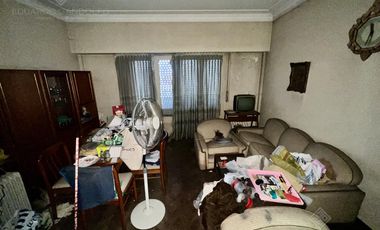 Casa con 5 unidades independientes - Muy buena Zona - Vta Dta - Apto Crédito!!!