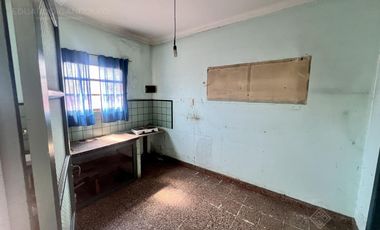 Casa con 5 unidades independientes - Muy buena Zona - Vta Dta - Apto Crédito!!!