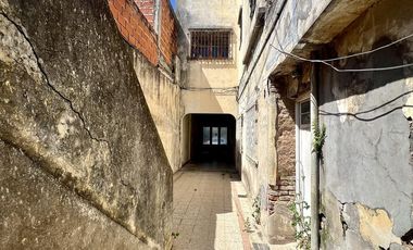 Casa con 5 unidades independientes - Muy buena Zona - Vta Dta - Apto Crédito!!!