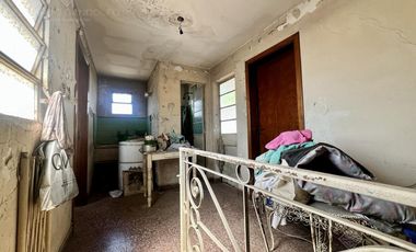 Casa con 5 unidades independientes - Muy buena Zona - Vta Dta - Apto Crédito!!!