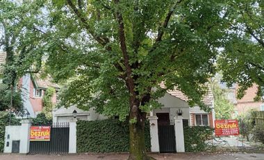 Casa a refaccionar en venta en Beccar