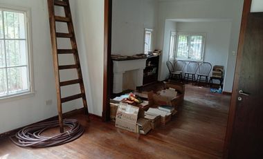 Casa a refaccionar en venta en Beccar