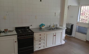 Casa a refaccionar en venta en Beccar