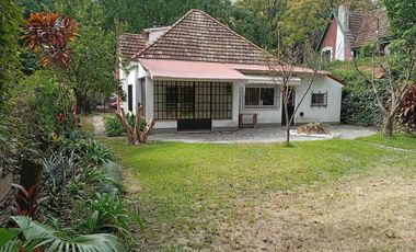 Casa a refaccionar en venta en Beccar