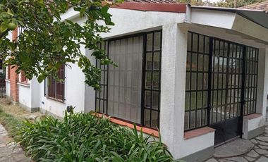 Casa a refaccionar en venta en Beccar