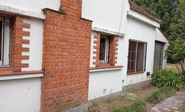Casa a refaccionar en venta en Beccar