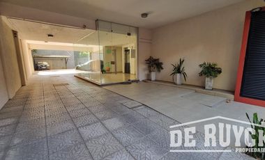 Monoambiente con cochera