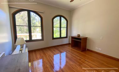 Casa en venta de cuatro ambientes en Abril Club de Campo, Guillermo Hudson