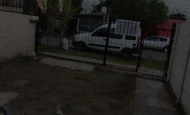 Casa en venta - 2 Dormitorios 1 Baño - 200Mts2 - Florencio Varela