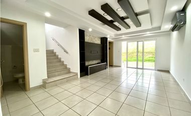 Venta o Alquiler Casa PH Victoria Paseo del Norte Brisas del Golf- LH