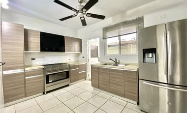 Venta o Alquiler Casa PH Victoria Paseo del Norte Brisas del Golf- LH