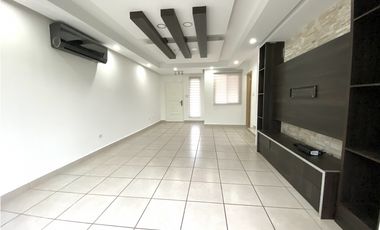 Venta o Alquiler Casa PH Victoria Paseo del Norte Brisas del Golf- LH