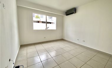 Venta o Alquiler Casa PH Victoria Paseo del Norte Brisas del Golf- LH