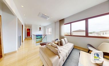 Venta de casa en Santa María