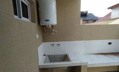 Dúplex en venta de 2 dormitorios c/ cochera en Costa Azul