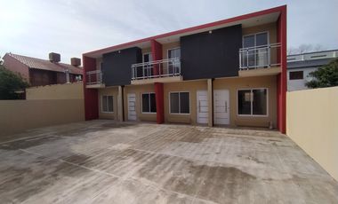 Dúplex en venta de 2 dormitorios c/ cochera en Costa Azul