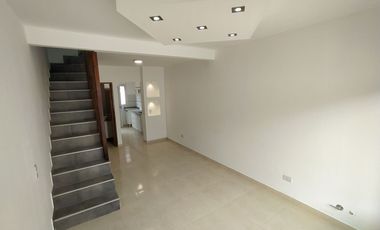 Dúplex en venta de 2 dormitorios c/ cochera en Costa Azul