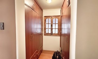 Casa en Venta en A pasos de strip center, supermercados y comercio.