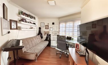 Casa en Venta en A pasos de strip center, supermercados y comercio.