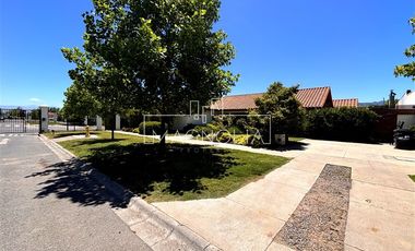 Casa en Arriendo en Condominio Adobes de Nogales