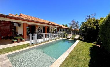 Casa en Arriendo en Condominio Adobes de Nogales