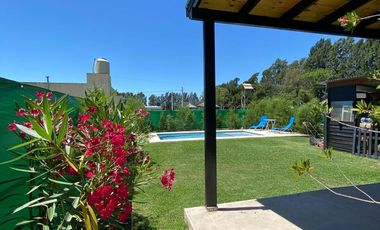 Casa en venta - 3 Dormitorios 3 Baños - 330Mts2 -  La Plata