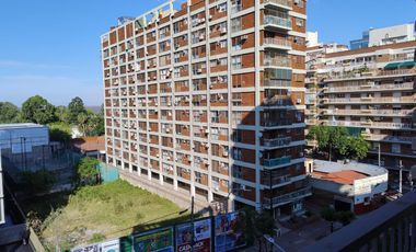Departamento de 2 ambientes con Balcon en Venta - Con Cochera - Olivos