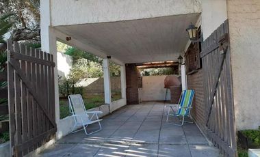 Casa en venta - 4 Dormitorios 2 Baños - 202.5Mts2 - Las Toninas